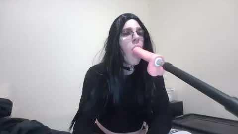 lilsissygir1 online show from February 12, 2:35 am
