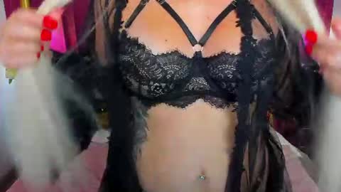Snapshot of liludavis chatting on July 7, 7:23 am Lilu online show from July 7, 7:23 am