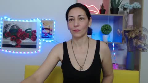 lilugrants online show from January 18, 7:04 pm