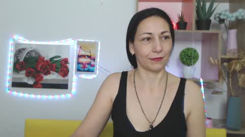 lilugrants online show from January 19, 1:32 am