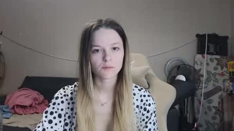 lily_and_jake online show from December 2, 3:45 am