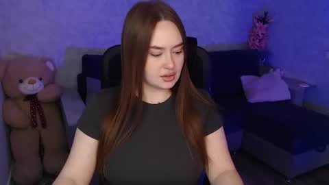 lily_baker_ online show from April 16, 9:21 am