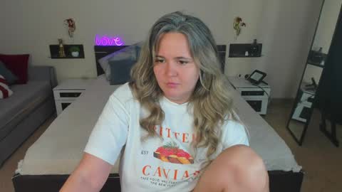 Lily online show from May 29, 1:14 am