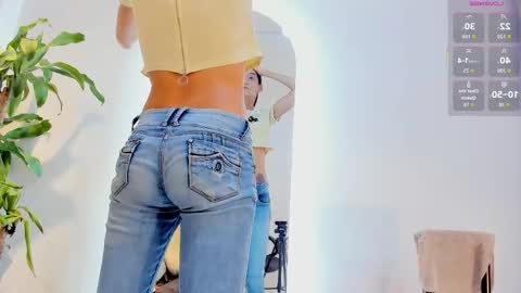 lily_cash1 online show from March 26, 11:49 am