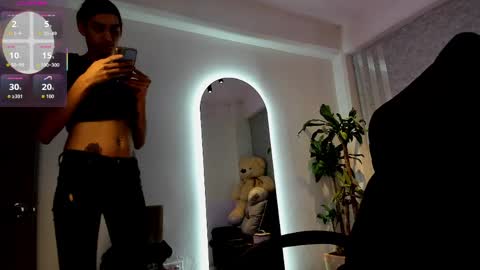 lily_cash1 online show from April 11, 1:04 pm