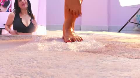 lily_cole27 online show from March 7, 5:37 am