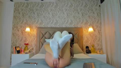 Snapshot of lily_cooper2 chatting on March 16, 12:38 am Lily Cooper online show from March 16, 12:38 am