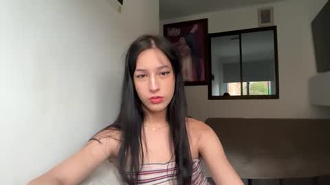 Snapshot of lily_cooper2 chatting on August 3, 8:56 pm Lily Cooper online show from August 3, 8:56 pm