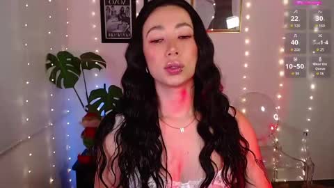 Snapshot of lily_evans_ chatting on December 11, 1:58 am just lily online show from December 11, 1:58 am