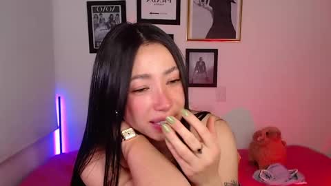 Snapshot of lily_evans_ chatting on January 9, 3:47 am just lily online show from January 9, 3:47 am