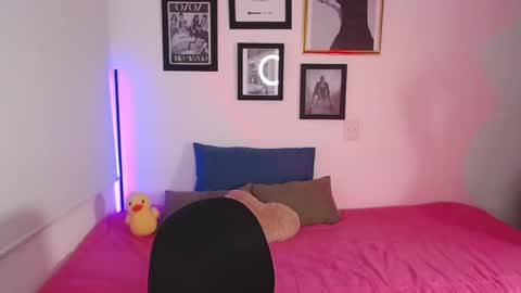 Snapshot of lily_evans_ chatting on January 30, 1:11 am just lily online show from January 30, 1:11 am