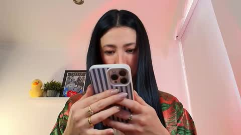 Snapshot of lily_evans_ chatting on January 18, 9:29 pm just lily online show from January 18, 9:29 pm