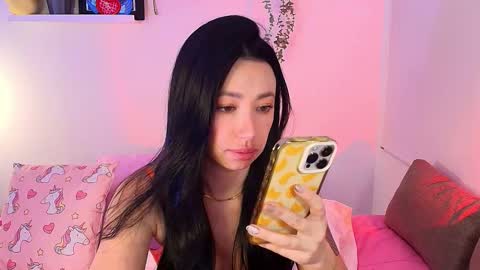 Snapshot of lily_evans_ chatting on February 6, 10:57 pm just lily online show from February 6, 10:57 pm
