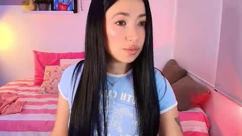 Snapshot of lily_evans_ chatting on March 6, 9:22 pm just lily online show from March 6, 9:22 pm