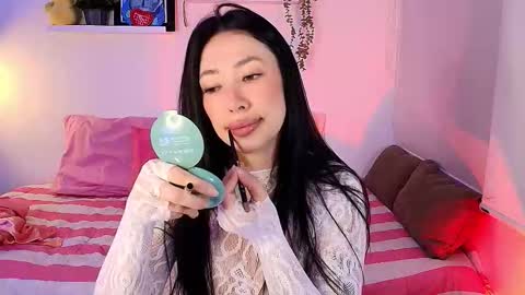 Snapshot of lily_evans_ chatting on March 10, 11:10 pm just lily online show from March 10, 11:10 pm