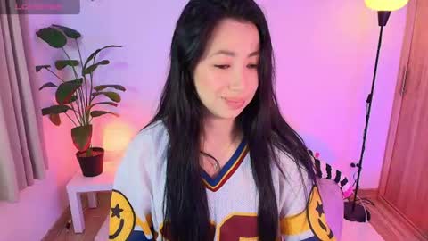 Snapshot of lily_evans_ chatting on July 12, 12:01 am just lily online show from July 12, 12:01 am