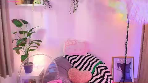 Snapshot of lily_evans_ chatting on July 26, 10:05 pm just lily online show from July 26, 10:05 pm