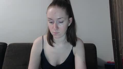 lily_love_x online show from March 19, 10:25 pm