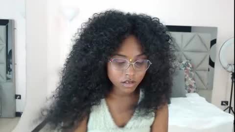 Snapshot of lily_mendoza chatting on July 7, 7:40 pm lily_mendoza online show from July 7, 7:40 pm
