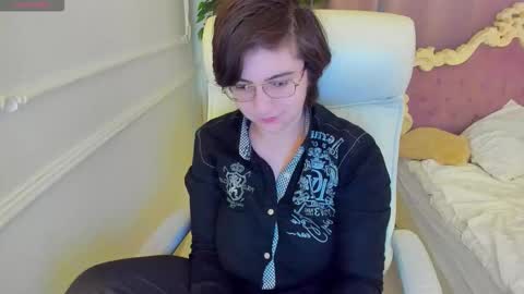 Lily online show from March 16, 7:56 am