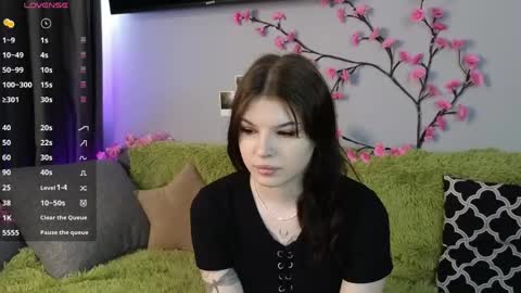 Lily online show from May 14, 6:31 am