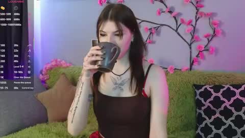 Lily online show from May 19, 7:47 am
