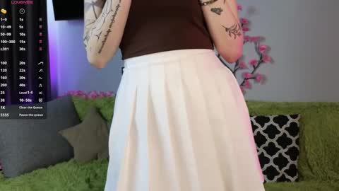 Lily online show from May 30, 9:17 am