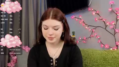 Lily online show from July 3, 8:21 am