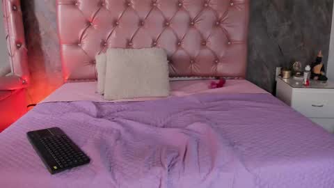 Snapshot of lily_rose0 chatting on February 27, 7:58 pm lily_rose0 online show from February 27, 7:58 pm