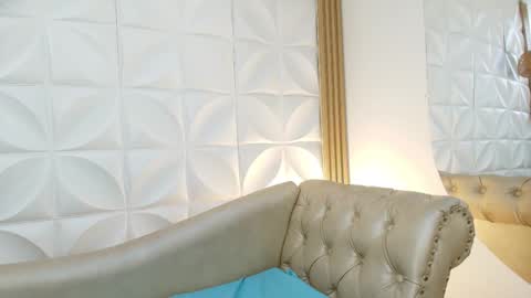 Lily Lauren online show from March 28, 2:16 pm