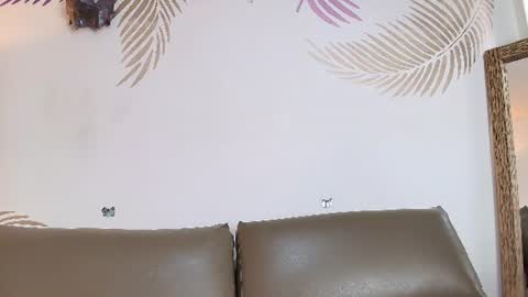 Lily Lauren online show from July 8, 1:59 pm