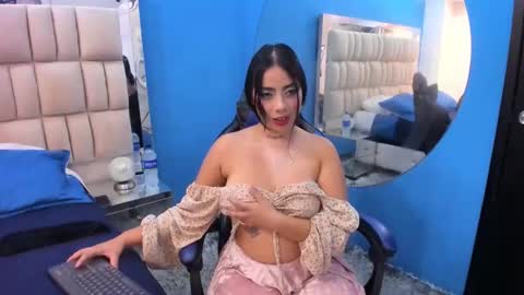 lily_rousse0 online show from May 26, 3:24 am