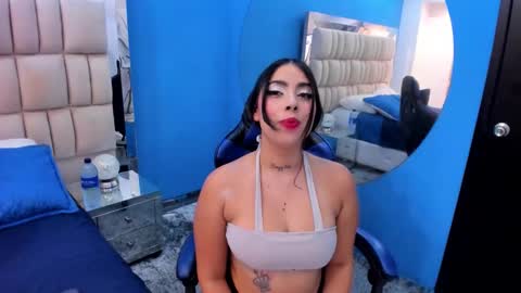 lily_rousse0 online show from May 27, 3:14 am