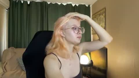 Lily Spark online show from June 15, 1:41 am