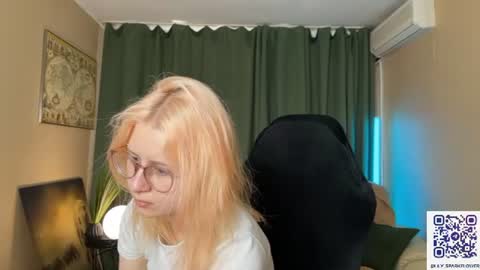 Lily Spark online show from June 18, 1:17 am
