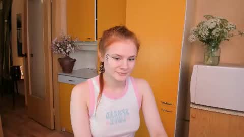 Snapshot of lily_timid chatting on June 18, 4:00 pm Lily timid online show from June 18, 4:00 pm