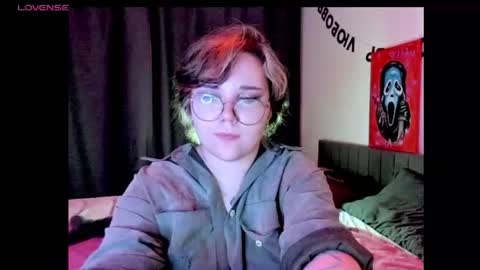 Snapshot of lily_violettt chatting on June 17, 9:05 pm Lily online show from June 17, 9:05 pm