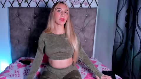 Lily  online show from February 12, 3:29 am