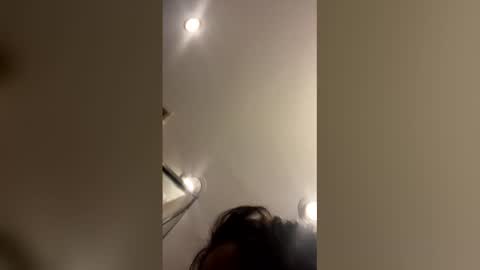 lilyblloom online show from December 23, 2:31 am