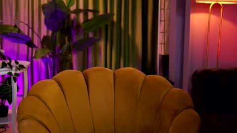 Snapshot of lilybloome chatting on March 2, 7:21 pm Lily online show from March 2, 7:21 pm