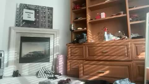 Snapshot of lilybrown07 chatting on February 5, 9:52 pm lilybrown07 online show from February 5, 9:52 pm