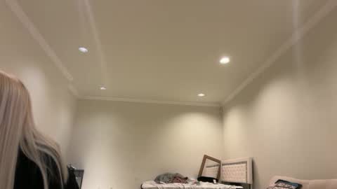 Snapshot of lilybrown07 chatting on February 14, 10:06 pm lilybrown07 online show from February 14, 10:06 pm