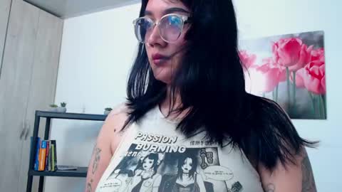 lilyfox23 online show from April 14, 4:57 pm