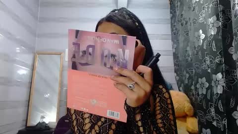 lilyjamesx online show from February 19, 10:31 pm