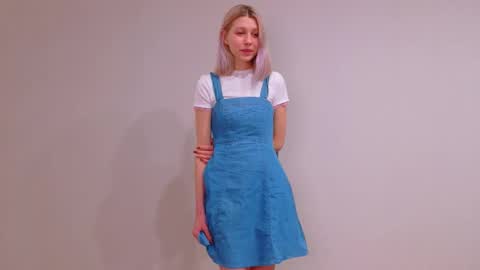 Lily online show from December 1, 2:16 am