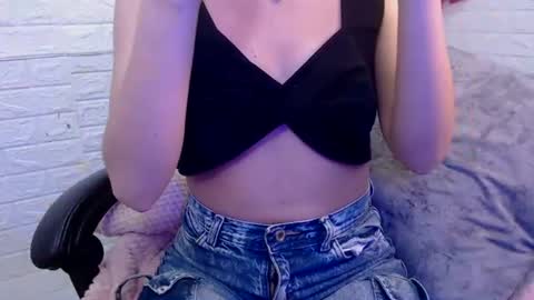 Lilyn online show from July 24, 5:27 am