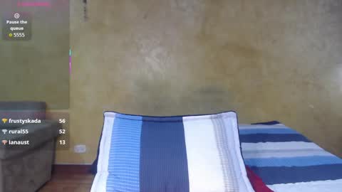 Snapshot of lilyqueen_cg chatting on April 16, 9:50 pm Lily Queen online show from April 16, 9:50 pm