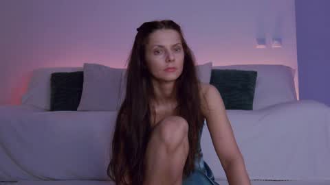 Lily online show from April 4, 6:16 pm