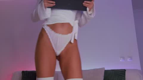 Snapshot of lilyroselyn chatting on May 12, 4:59 pm Lily online show from May 12, 4:59 pm