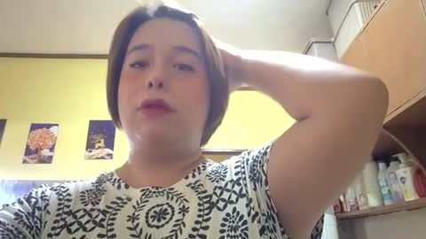 Snapshot of lilysette chatting on May 18, 7:58 am lilysette online show from May 18, 7:58 am